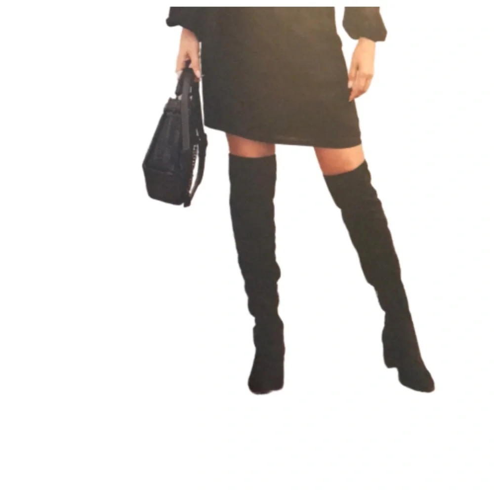 Ivanka Trump Knee high black boots suede feel EUC